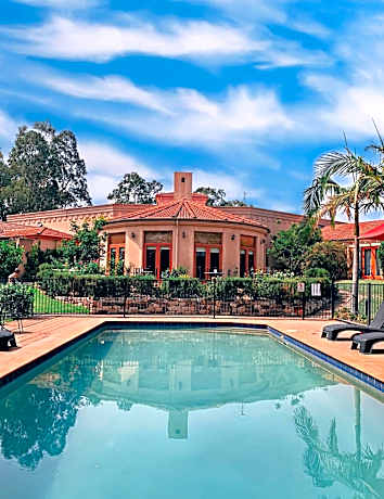 Estate Tuscany, The Mill & Brokenback Bar