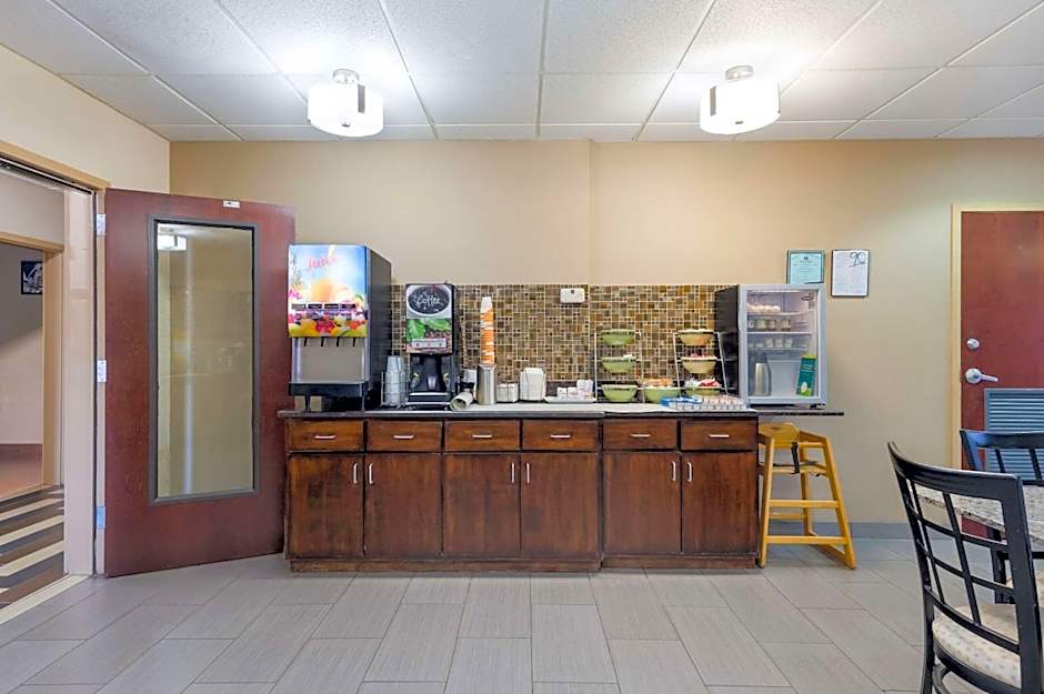 Quality Inn & Suites Huntsville Research Park Area