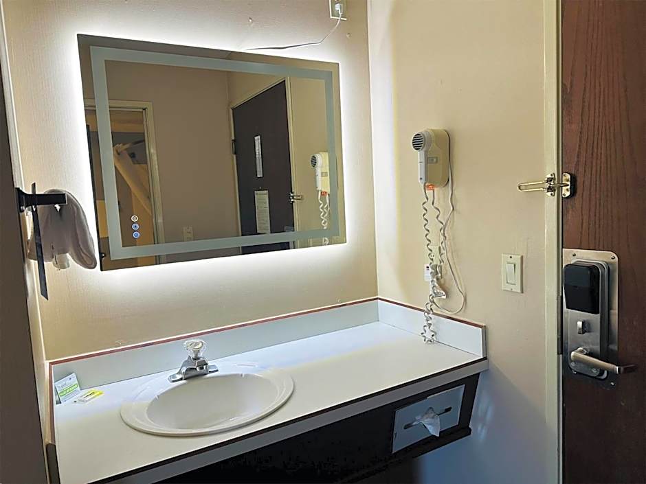 Days Inn by Wyndham Seatac Airport