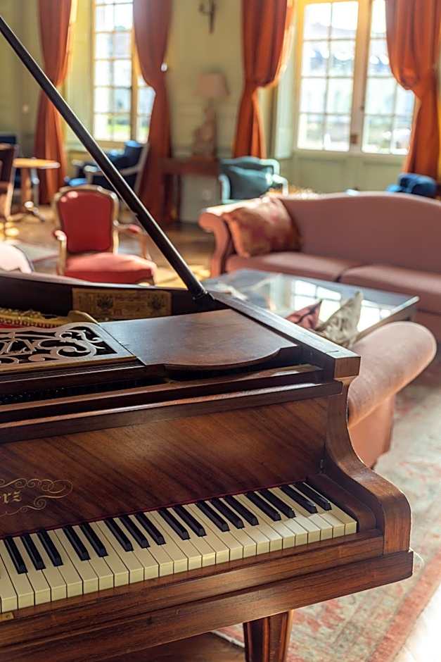 Le Chateau D'Etoges - Les Collectionneurs