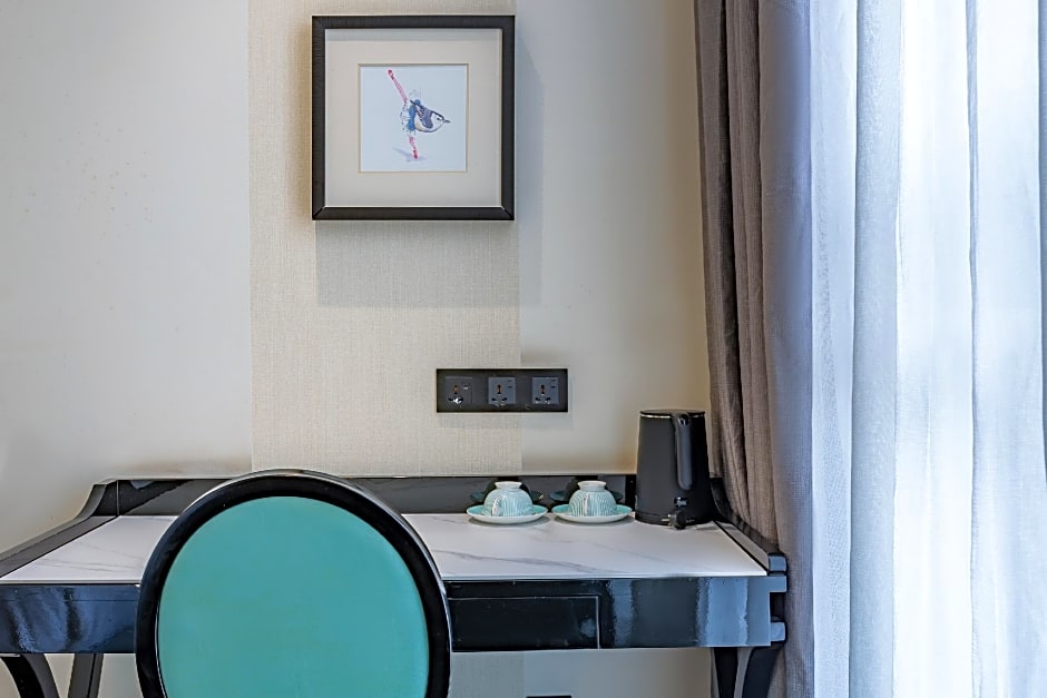 Rezen Anmei Hotel Guanyinqiao Metro Station