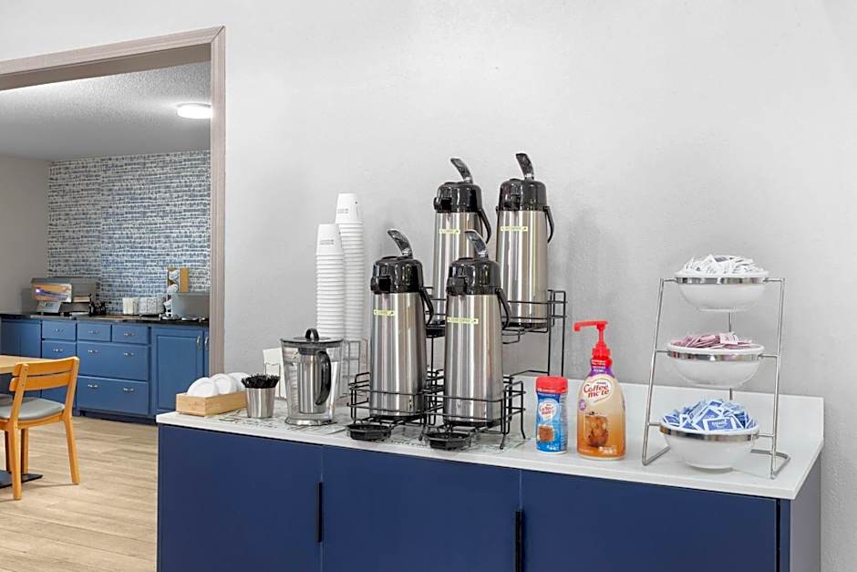 AmericInn by Wyndham Reedsburg