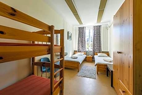 Quadruple Room with Shared Bathroom