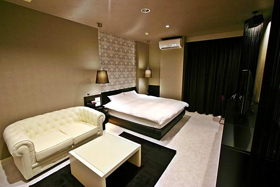HOTEL EVERMORE -Adult Only-