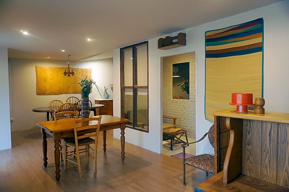 THE GOOSE HOUSE UBON