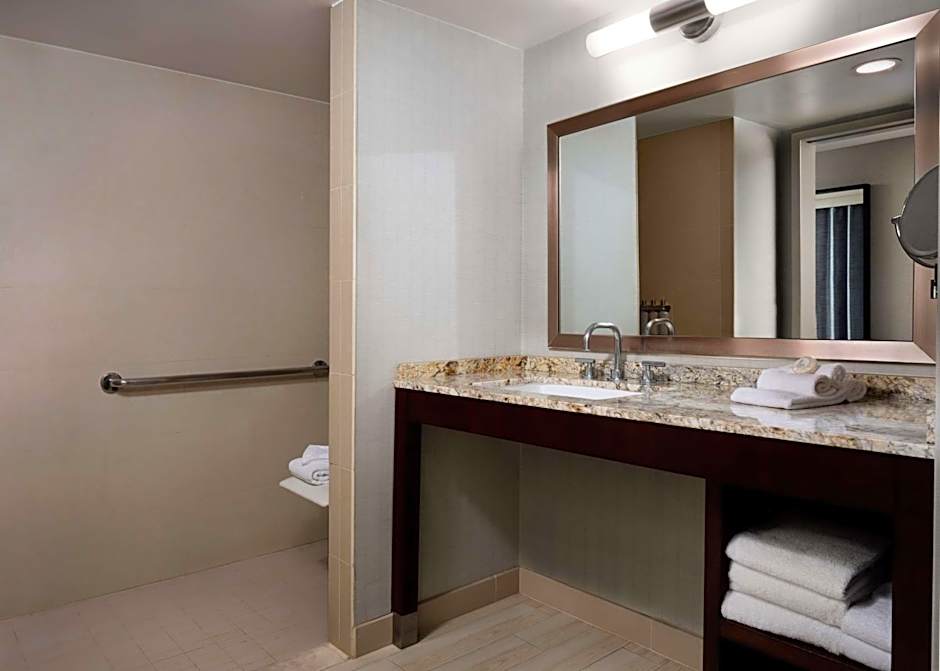 Sonesta Redondo Beach & Marina
