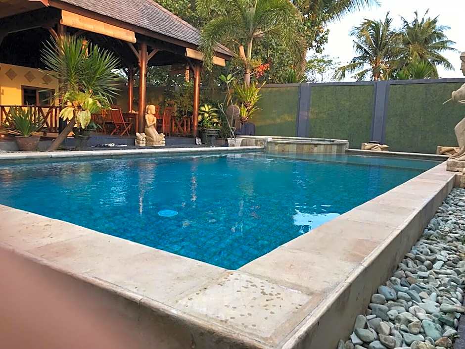 Villa Kenanga in Meninting by the beach