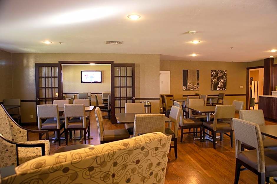 Ivy Court Inn and Suites