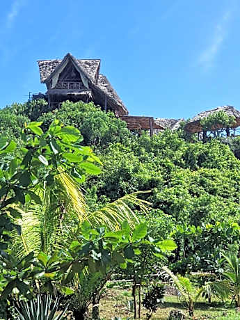 MONKEY MOUNTAIN LODGE