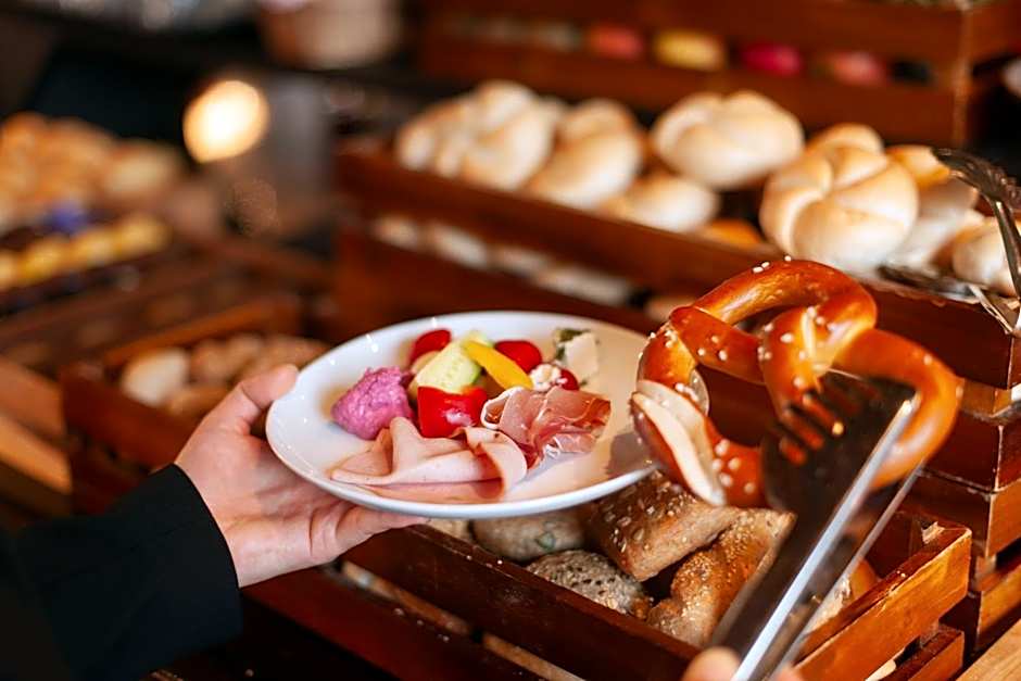 Kings Hotel First Class