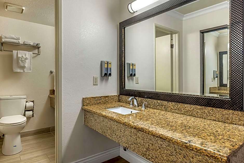 Best Western Plus South Bay Hotel