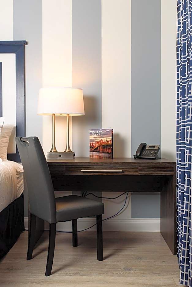 Marker 8 Hotel and Marina