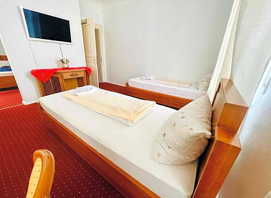 Pension De Lux Augsburg