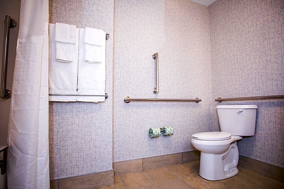 Holiday Inn Express and Suites Rehoboth Beach By IHG