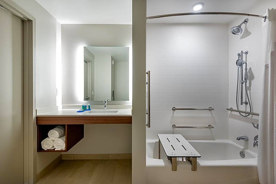 Holiday Inn Express & Suites Santa Ana - Orange County By IHG