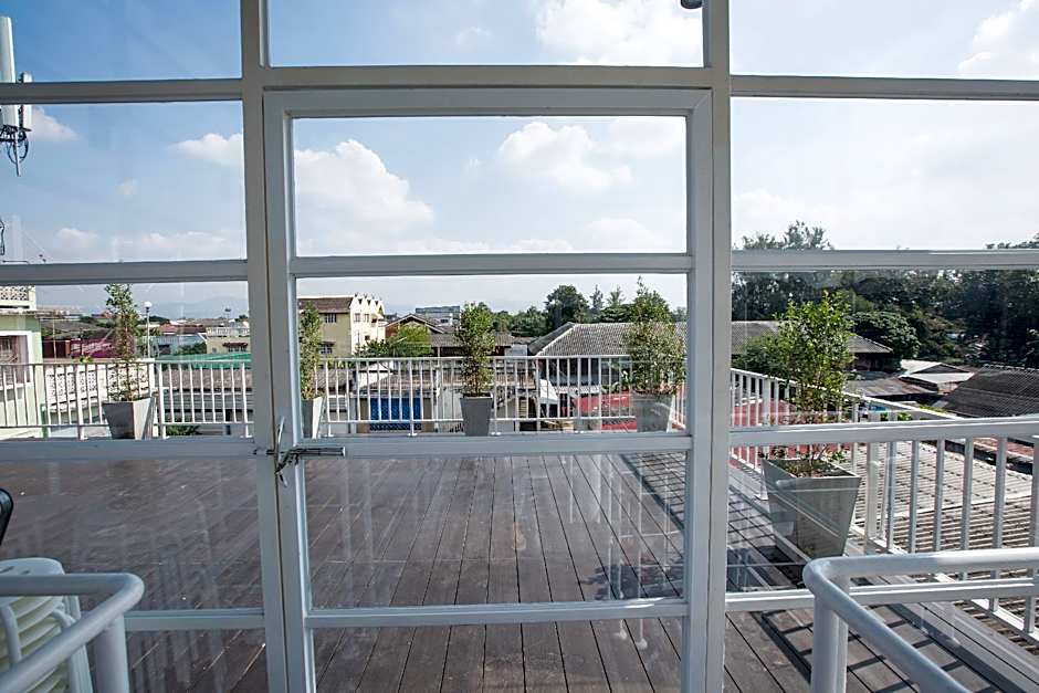 Memmoth Hostel In Lampang