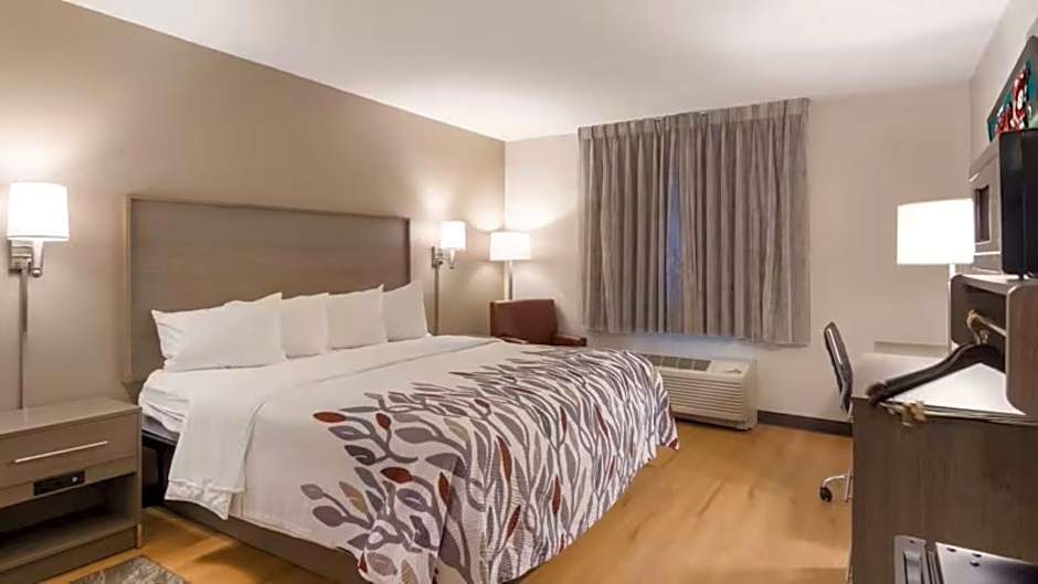 Red Roof Inn & Suites Swansea