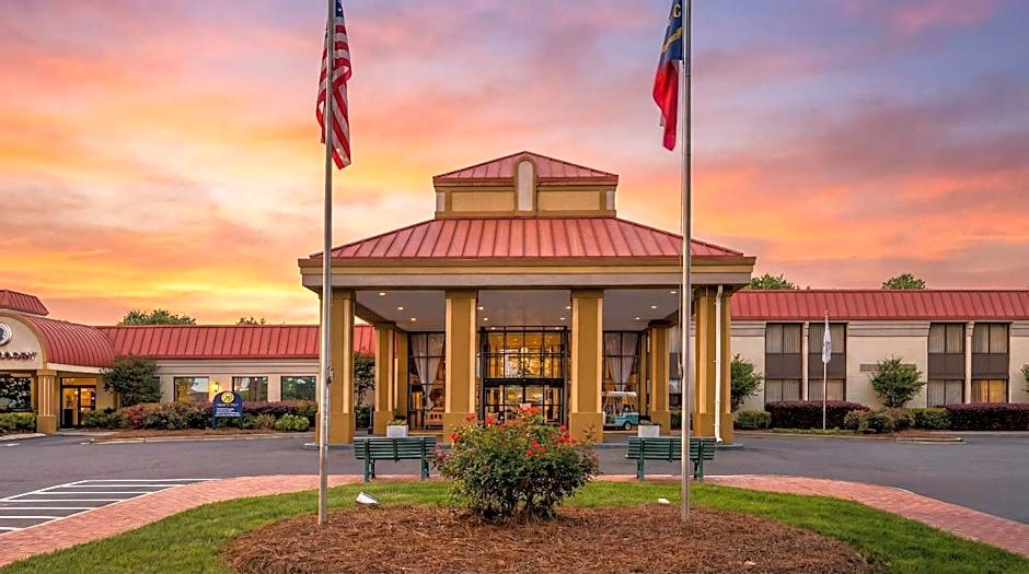 Photo 1 of 50 of Village Inn Clemmons/Winston Salem, Trademark by Wyndham