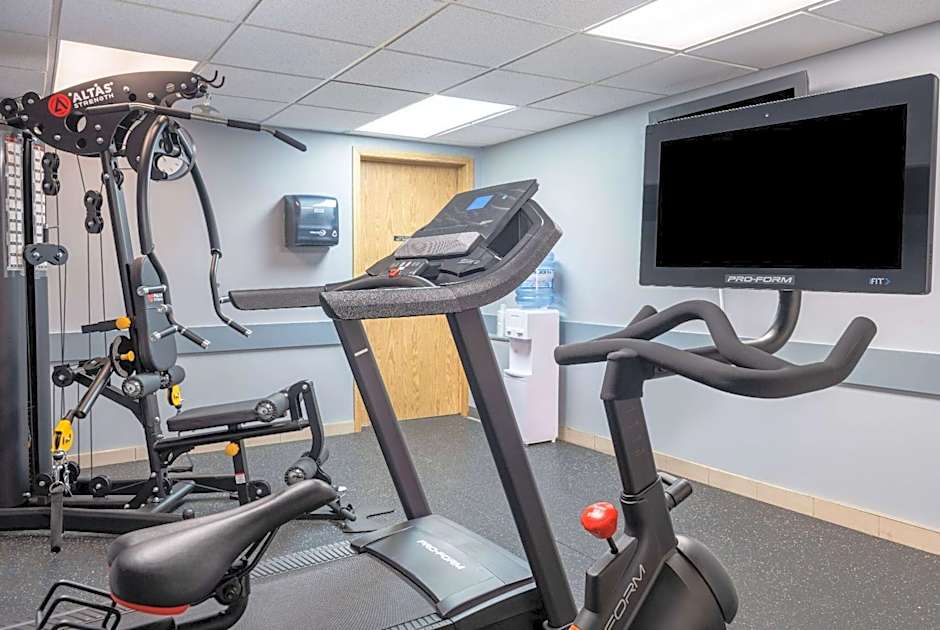 Super 8 by Wyndham Edmonton International Airport