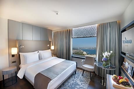 Corner Double Room with Bosphorus View   