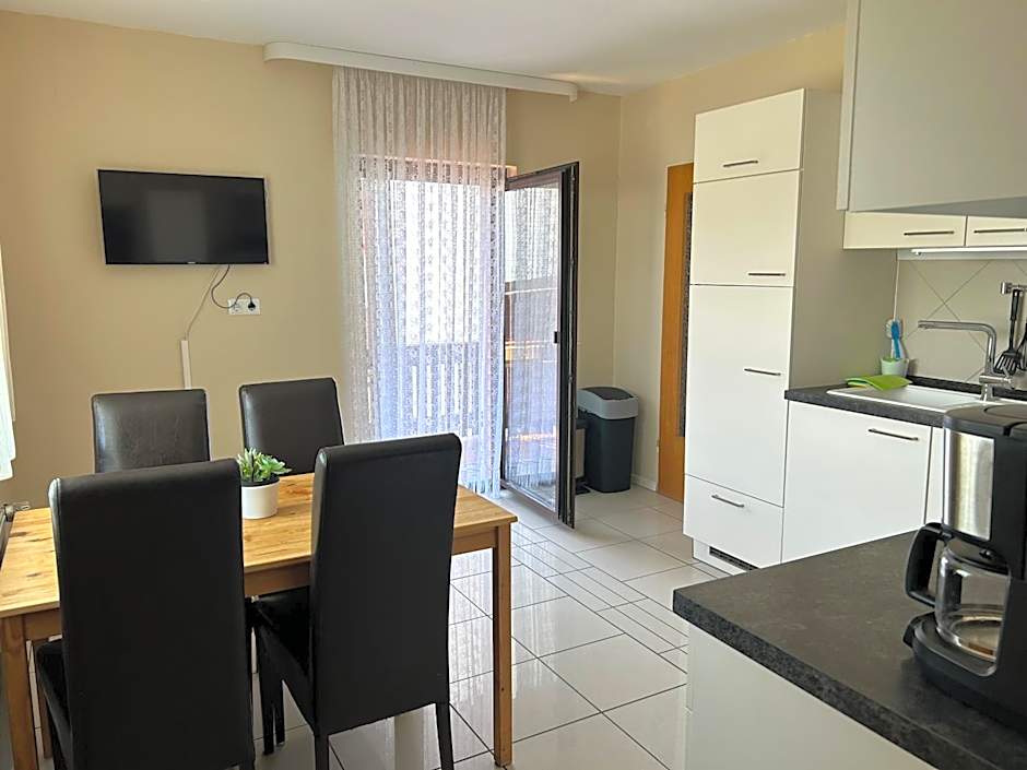 Parkplätze, Einzelbetten, 2 TVs, Balkon, Terrasse, fast Wi-Fi bis zu 1000 Mbit, Homeoffice