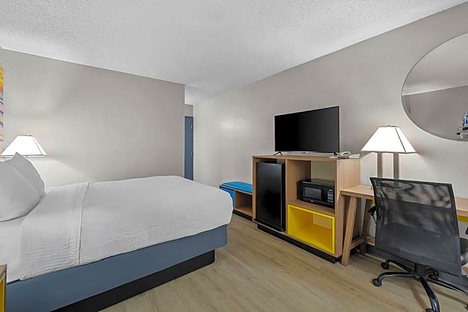 Days Inn by Wyndham Fond du Lac