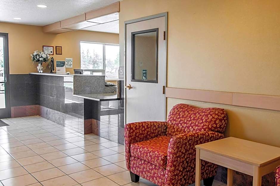 Bridgeway Inn & Suites