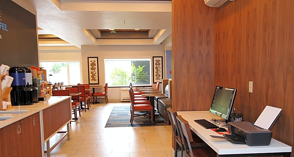 Holiday Inn Express Hotel & Suites Ashland, an IHG Hotel