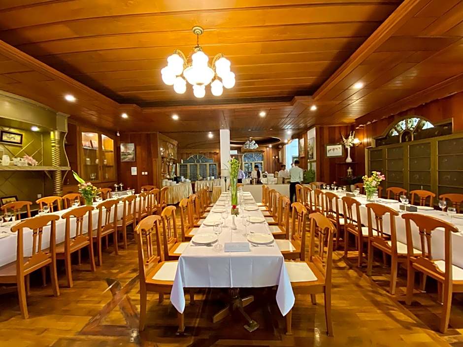 E-outfitting Golden Country Hotel