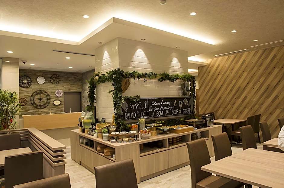 Quintessa Hotel Tokyo Haneda Comic and Books