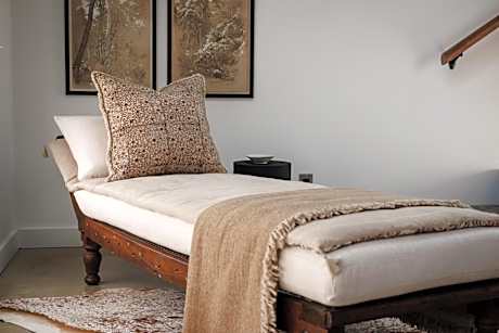 Villa with Garden View