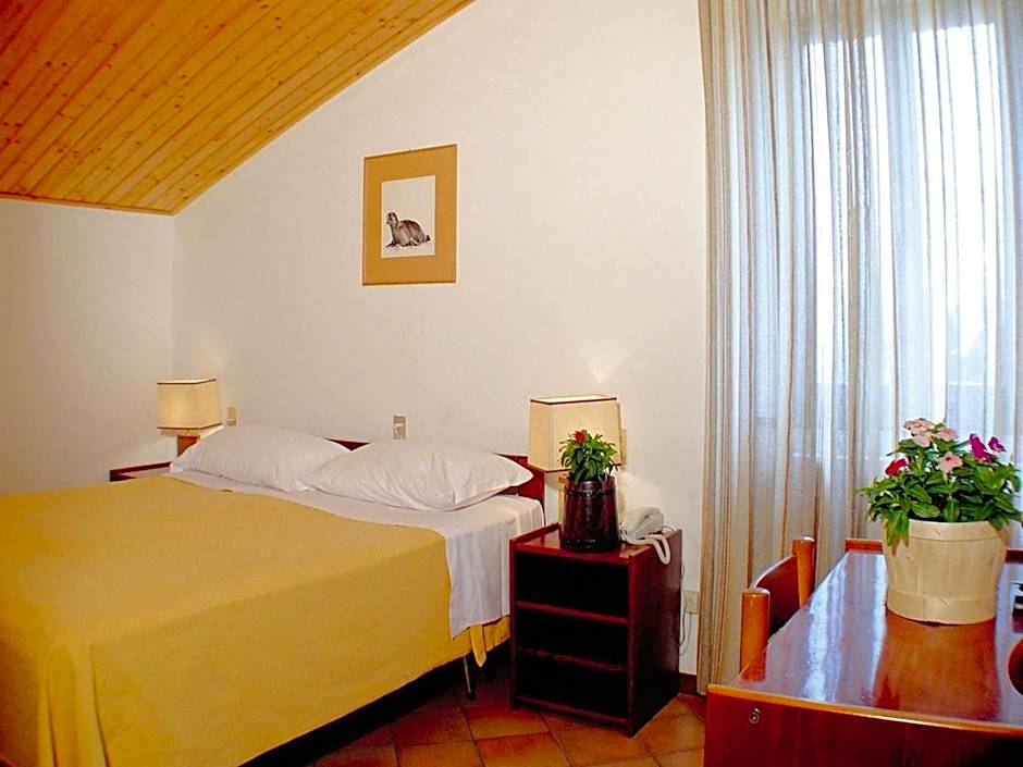 Apartment in Montelparo with Pool