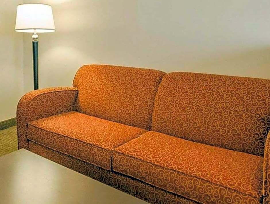 Quality Suites Jeffersonville - Louisville North