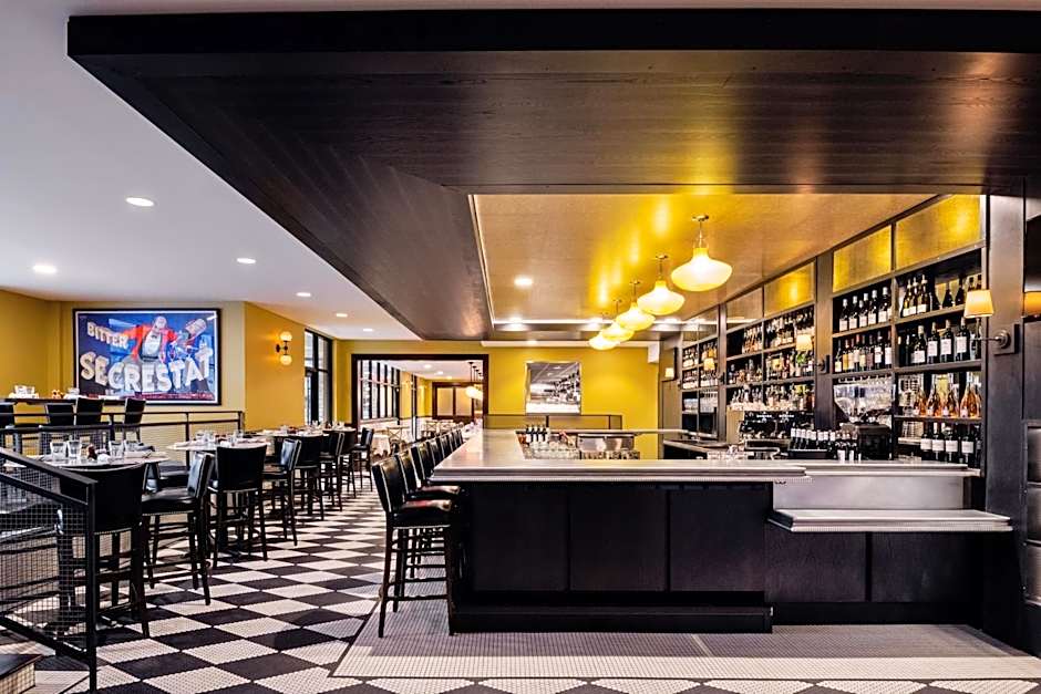 The Cloudveil, Autograph Collection