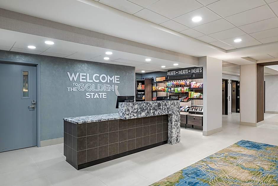 Hampton Inn & Suites Oakland Airport-Alameda