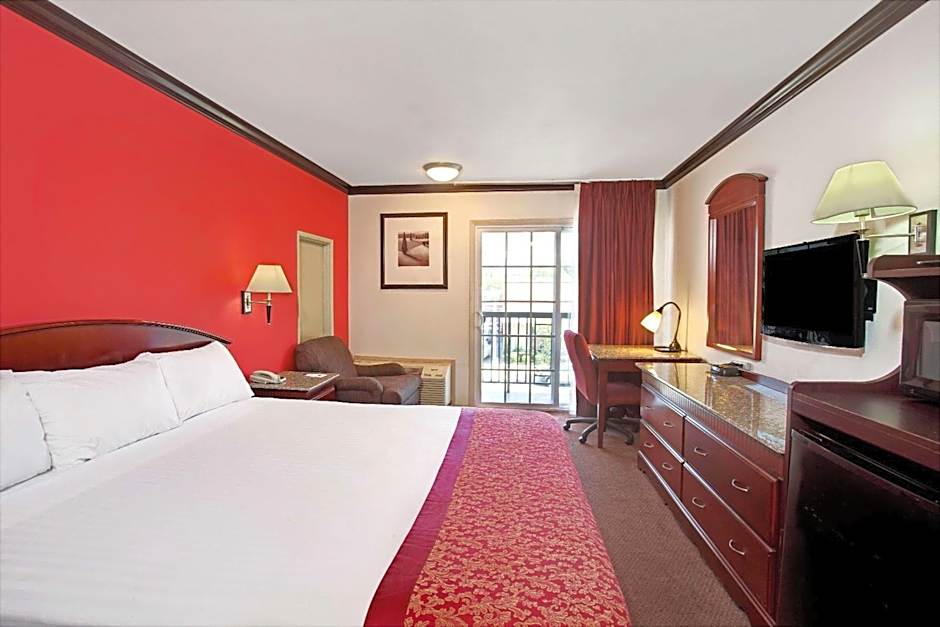 Photo 1 of 4 of 1 King Bed