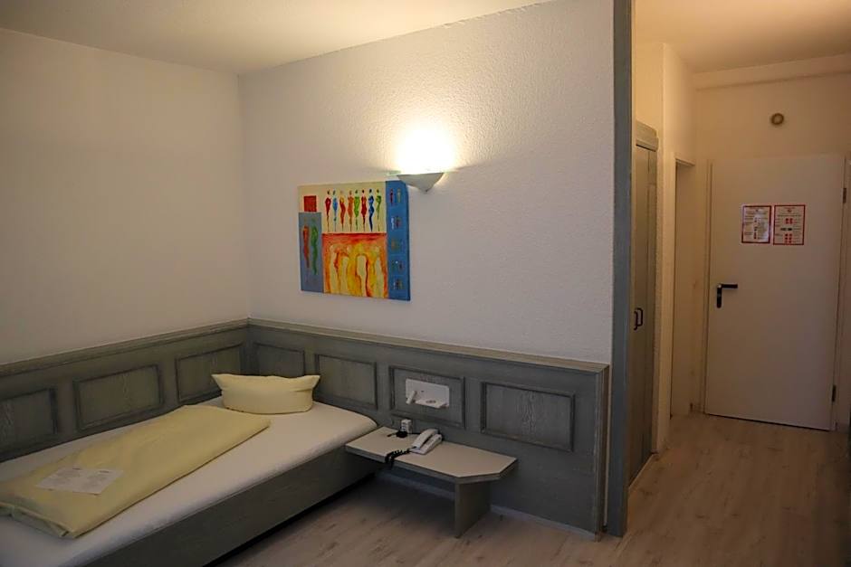 Avenue Hotel