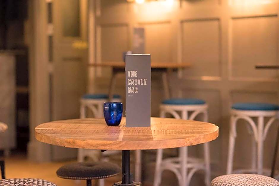 The Castle Bar ROOM ONLY