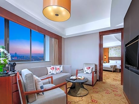 PRESTIGE SUITE, Club Millésime Access, 1 King Bed