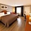 Ozark Inn & Suites