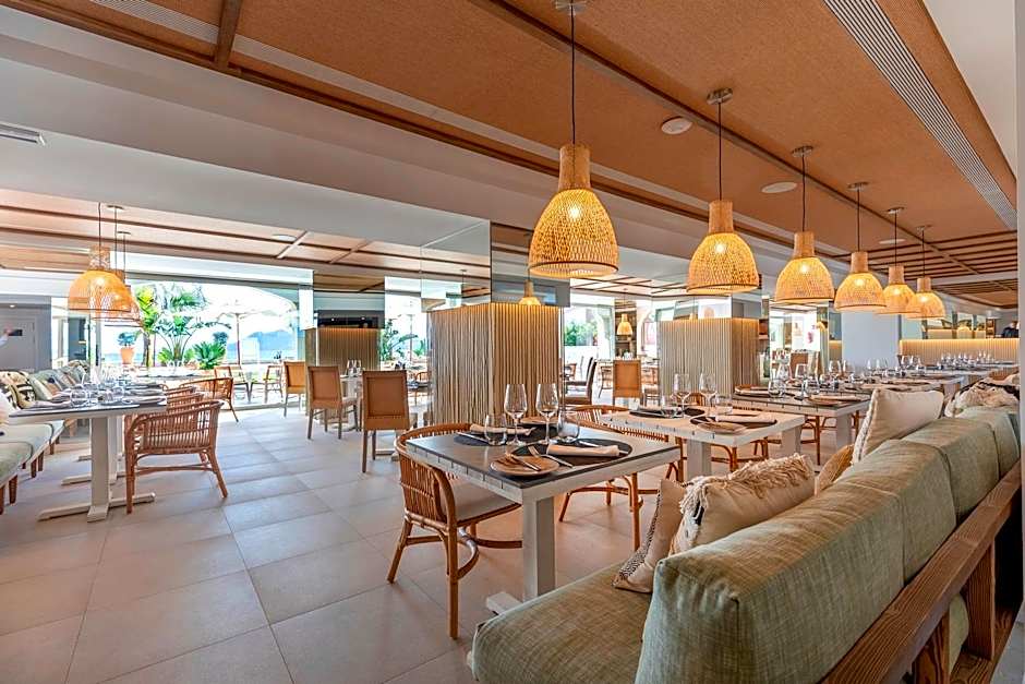 Hoposa Pollentia - Adults Only