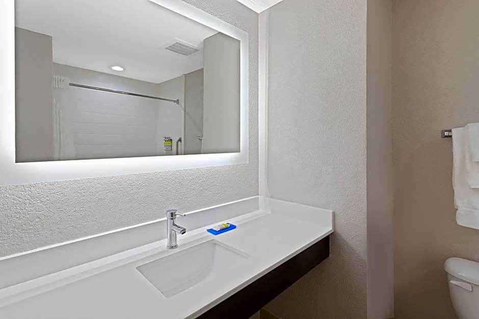 Holiday Inn Express & Suites Lake Placid by IHG