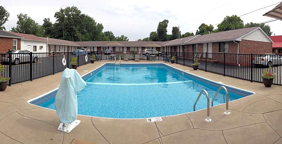 Photo 1 of 49 of Moonlite Motel