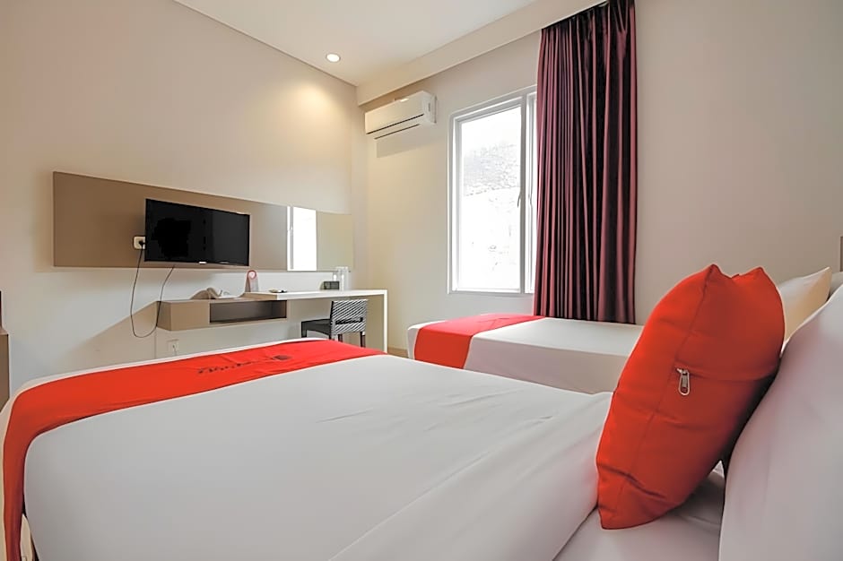 RedDoorz near Goa Sunyaragi