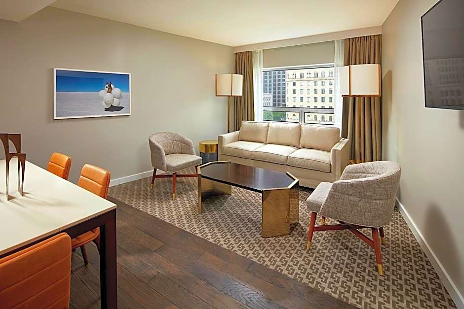 The Statler Dallas, Curio Collection By Hilton