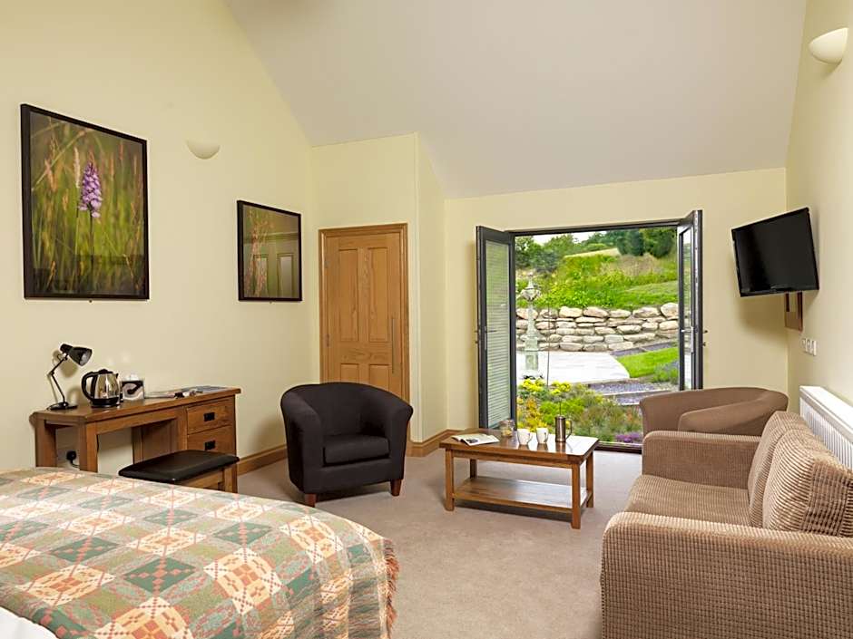 Photo 1 of 6 of Suite, Pet-Friendly, Garden View