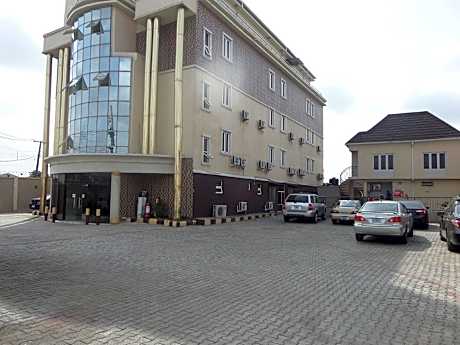 Serena Hotel & Suites