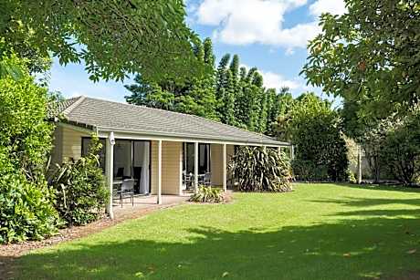 Standard Twin Studio