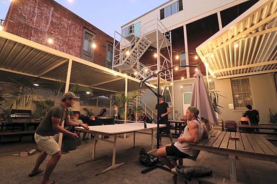 Britannia on William Backpackers