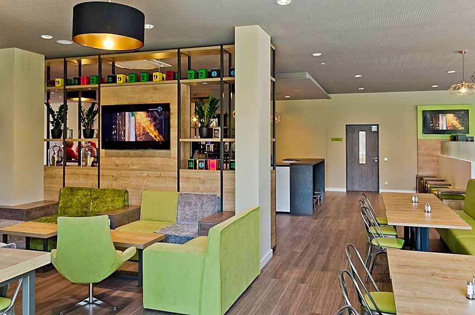 Super 8 by Wyndham Munich City North